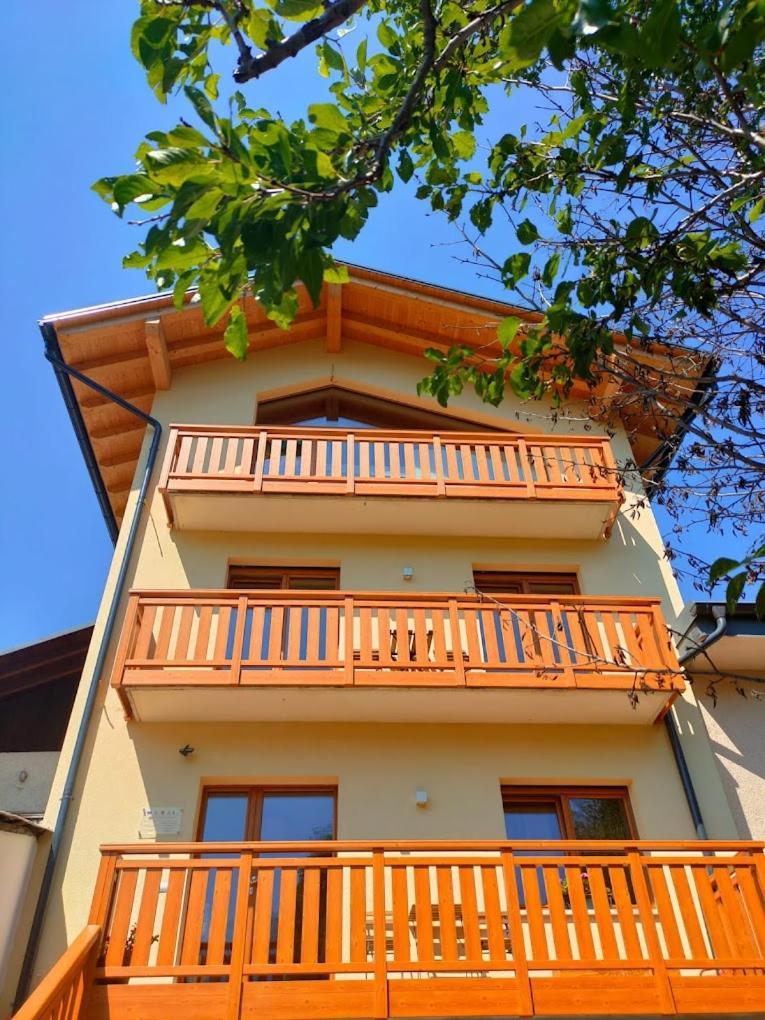Ciasa De Le Nene - Dolomiti Guesthouse ปีแอเว ดี กาโดเร ภายนอก รูปภาพ
